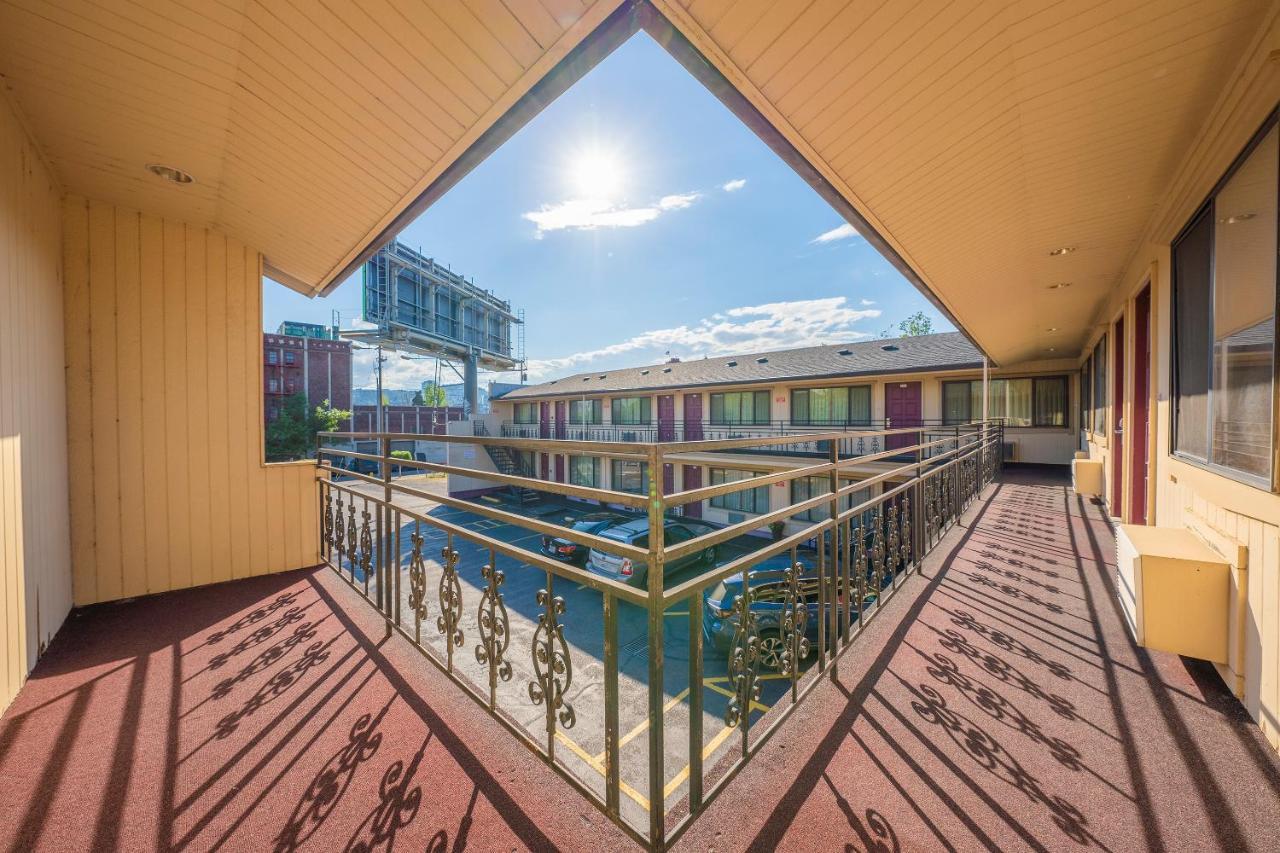 Broadway Inn Portland Downtown Εξωτερικό φωτογραφία